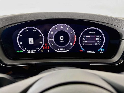 Certified 2026 Porsche Cayenne AWD/4WD image 16