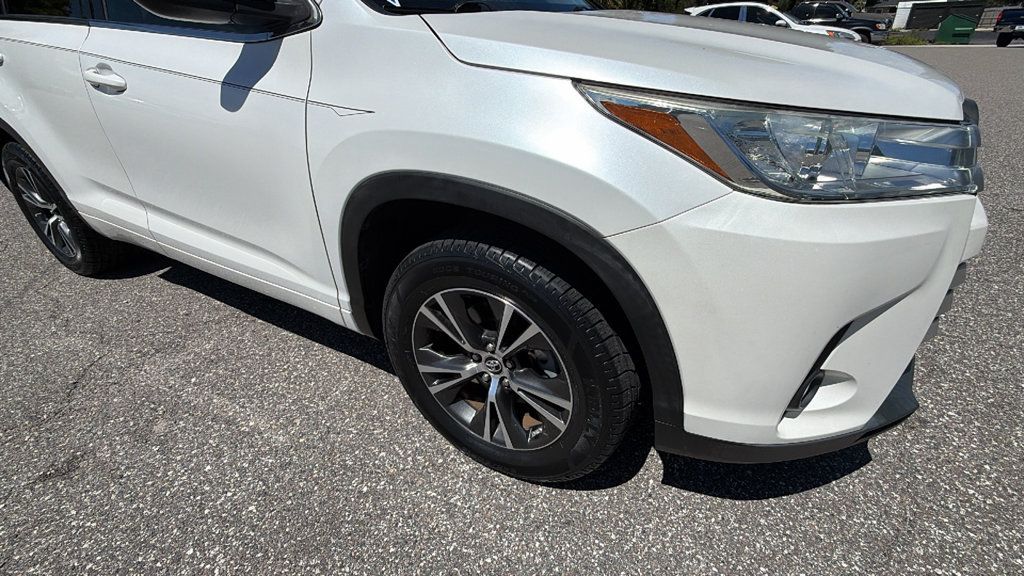 Used 2018 Toyota Highlander Plus FWD image 10