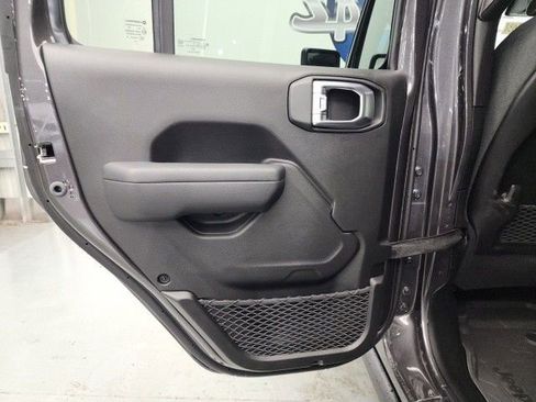 New 2025 Jeep Wrangler Unlimited Rubicon image 22