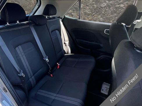 Used 2020 Hyundai Venue SEL FWD image 24