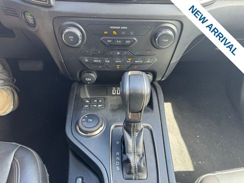 Used 2022 Ford Ranger Lariat w/ Tremor Off-Road Package AWD/4WD image 27