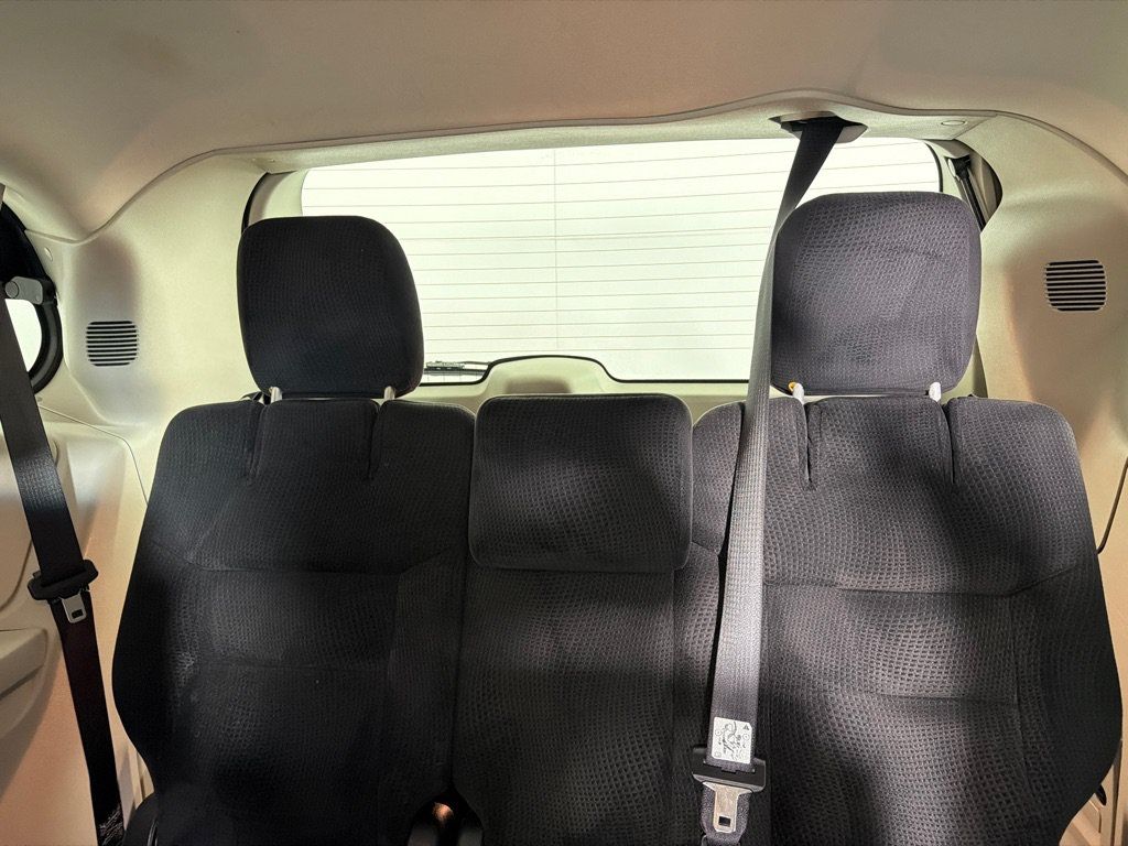 Used 2014 Dodge Grand Caravan SXT FWD image 19