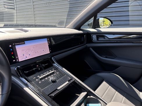 Certified 2025 Porsche Panamera image 18