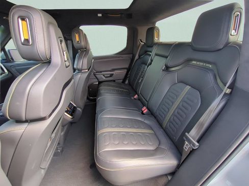 Used 2025 Rivian R1T Adventure Dual AWD/4WD image 11