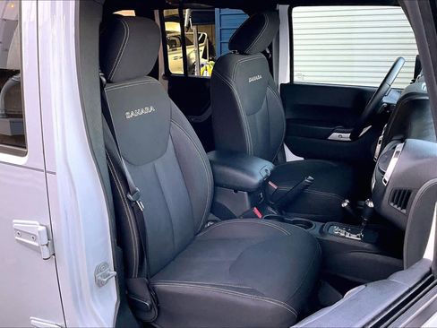 Used 2016 Jeep Wrangler Unlimited Sahara w/ Max Tow Package image 8