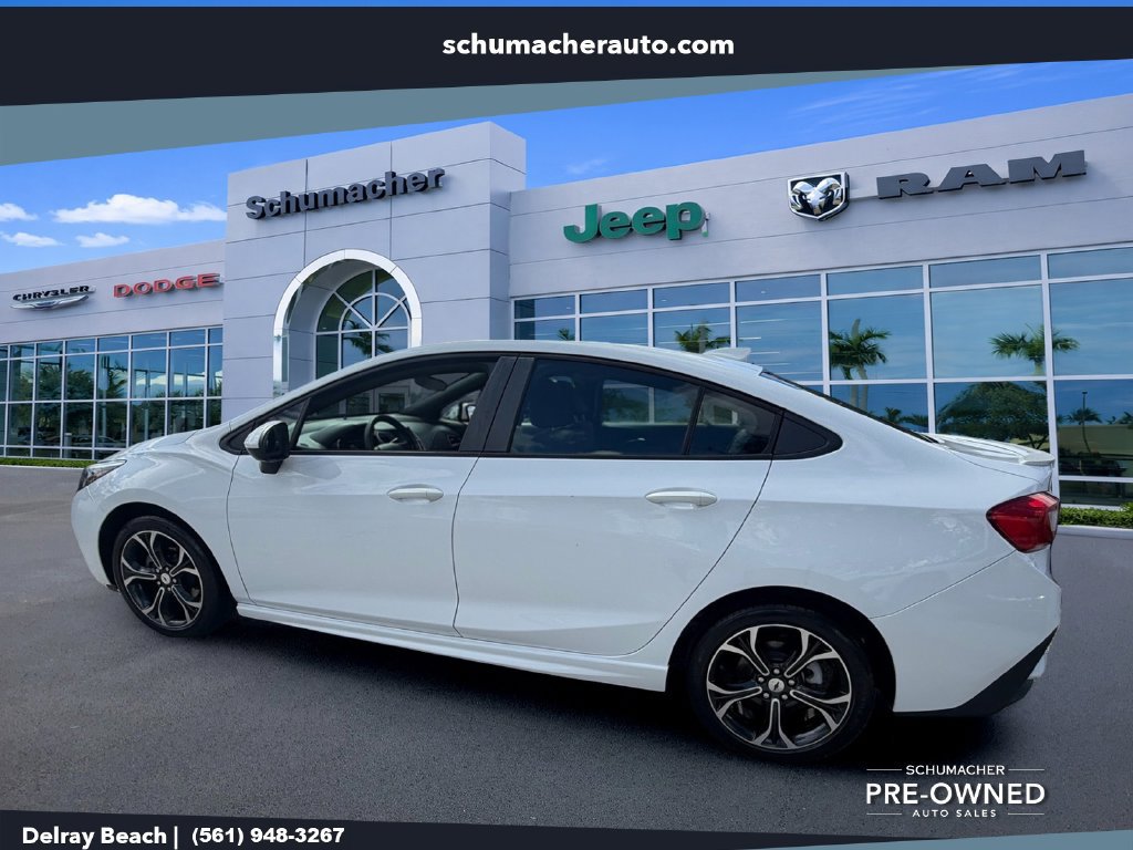 Used 2019 Chevrolet Cruze LT w/ RS Package FWD image 5