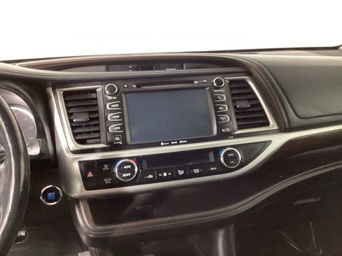 Used 2016 Toyota Highlander Limited Platinum AWD/4WD image 17
