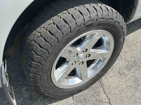 Used 2016 RAM 1500 Classic SLT AWD/4WD image 9