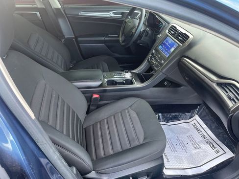 Used 2019 Ford Fusion SE FWD image 32