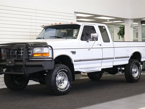 Used 1997 Ford F250 XLT image 1