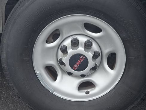 Used 2024 GMC Savana 2500 w/ Driver Convenience Package RWD image 5