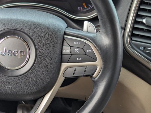 Used 2016 Jeep Grand Cherokee Laredo image 21