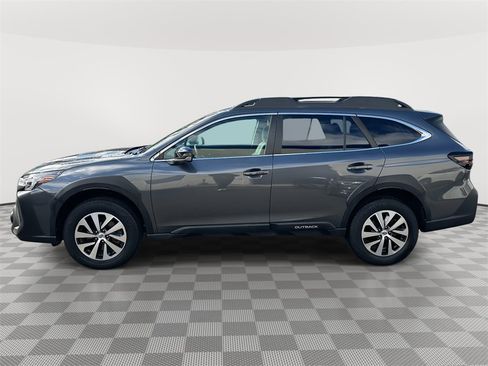 Used 2023 Subaru Outback Premium image 6