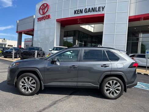 Used 2020 Toyota RAV4 XLE Premium AWD/4WD image 2
