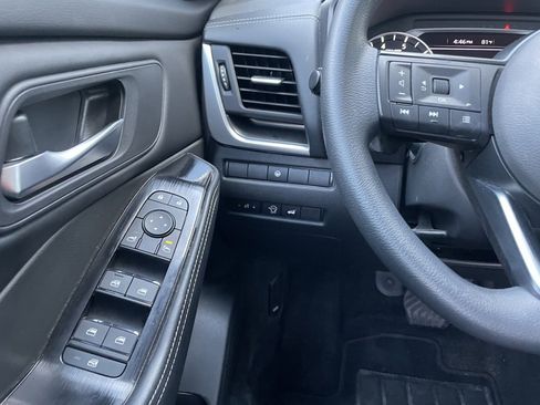 Certified 2024 Nissan Rogue SV image 12