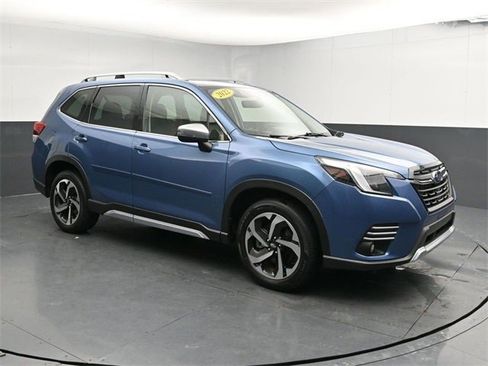 Used 2022 Subaru Forester Touring image 3