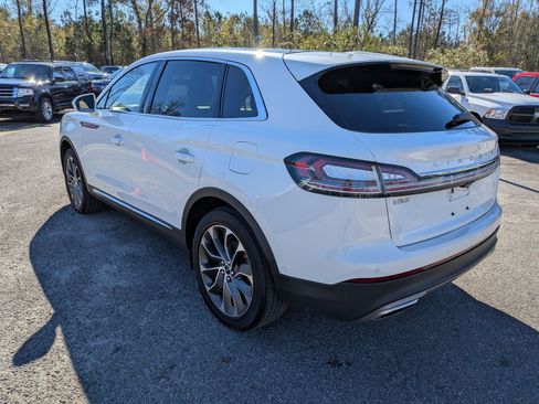 Used 2022 Lincoln Nautilus Reserve image 7