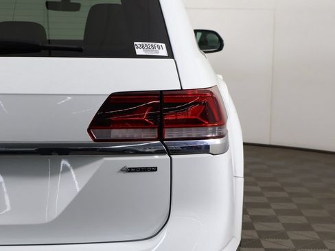 Used 2023 Volkswagen Atlas SE w/ Panoramic Sunroof Package AWD/4WD image 18