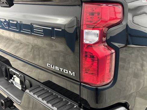 Used 2025 Chevrolet Silverado 1500 Custom image 31