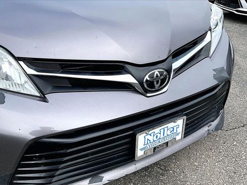 Used 2020 Toyota Sienna LE image 29