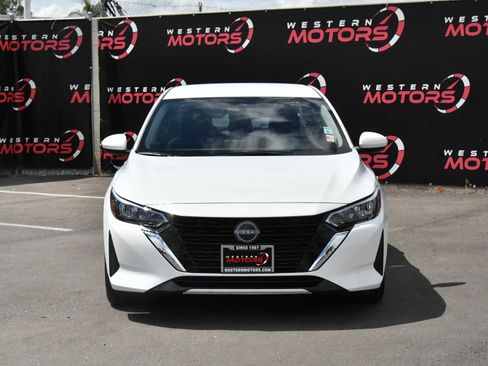 Used 2025 Nissan Sentra SV FWD image 2