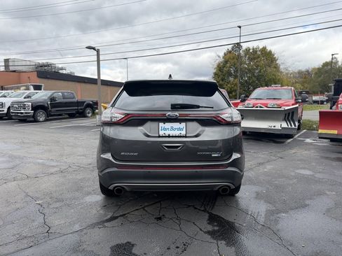 Used 2017 Ford Edge Titanium w/ Technology Package image 4