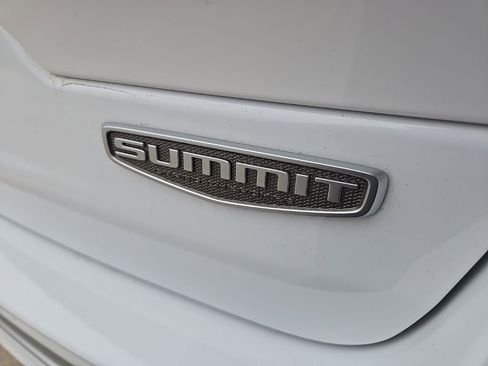 Used 2022 Jeep Grand Cherokee Summit AWD/4WD image 21