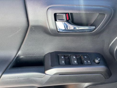 Used 2023 Toyota Tacoma TRD Off-Road AWD/4WD image 18
