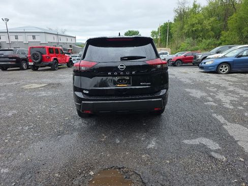 Used 2024 Nissan Rogue SV AWD/4WD image 7