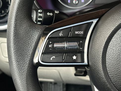 Used 2023 Kia Forte LXS w/ LXS Technology Package image 28