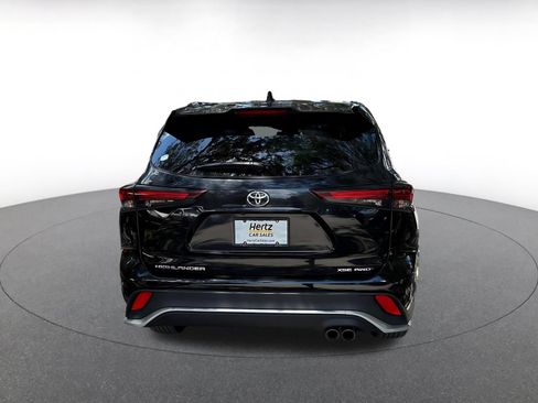 Used 2025 Toyota Highlander XSE AWD/4WD image 10