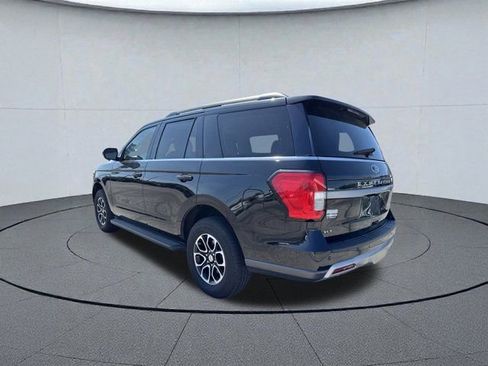 Used 2024 Ford Expedition XLT image 7