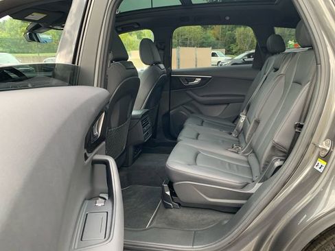 Used 2025 Audi Q7 2.0T Premium w/ Convenience Package image 17