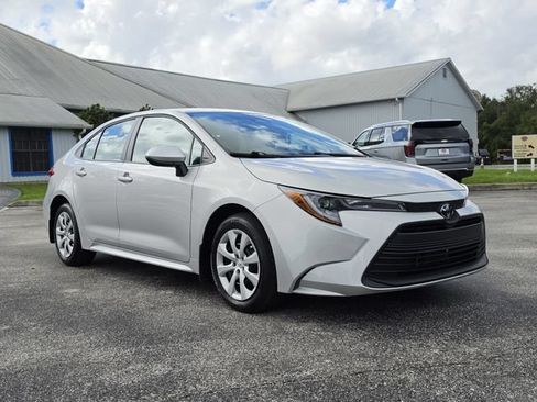 Used 2026 Toyota Corolla LE FWD image 2