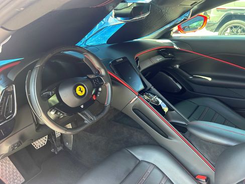 Used 2022 Ferrari Roma RWD image 8