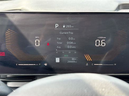 Used 2025 Kia Carnival FWD image 12