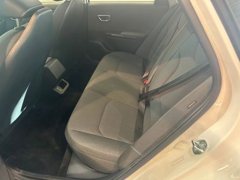 Used 2025 Kia K4 LXS image 37