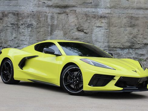Used 2022 Chevrolet Corvette Stingray Premium Cpe w/ Z51 Performance Package RWD image 32