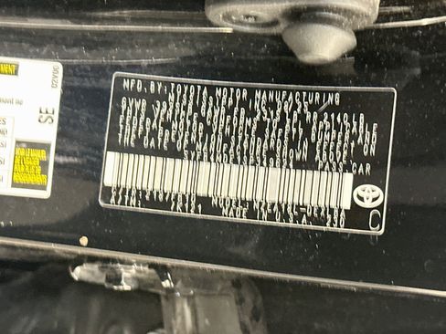 Used 2025 Toyota Corolla LE FWD image 12