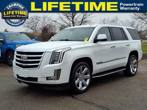 Used 2018 Cadillac Escalade Luxury image 1