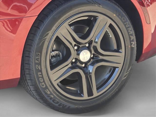Used 2017 Chevrolet Camaro LT w/ Technology Package RWD image 8