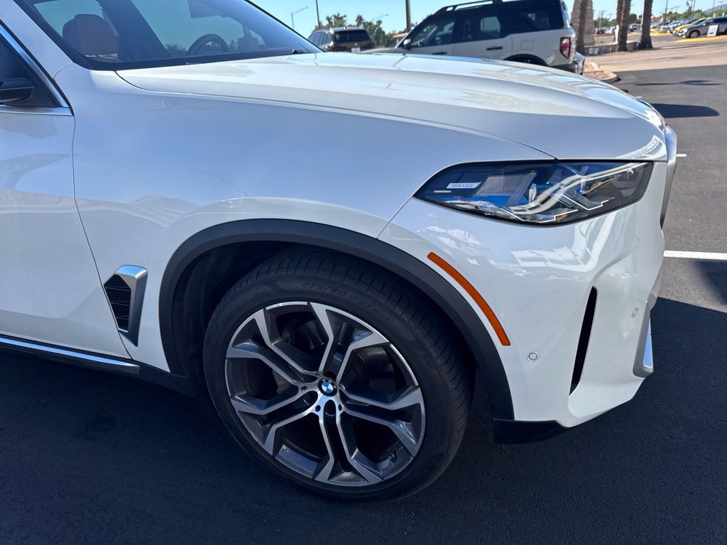 Certified 2024 BMW X5 xDrive40i w/ Premium Package AWD/4WD image 3