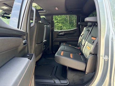 Used 2025 GMC Sierra 1500 AT4 w/ Technology Package AWD/4WD image 14