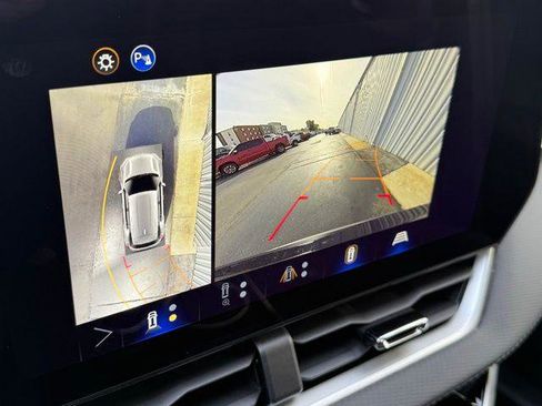 New 2026 Chevrolet Equinox LT w/ Convenience Package II FWD image 13