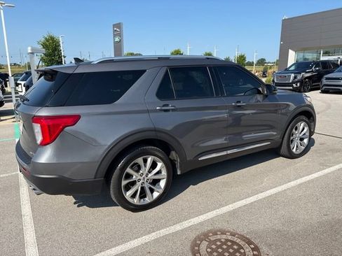 Used 2021 Ford Explorer Platinum w/ Equipment Group 601A AWD/4WD image 3