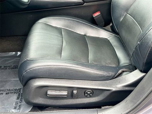 Used 2018 Honda Accord Touring image 19