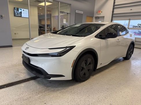 New 2026 Toyota Prius LE image 4