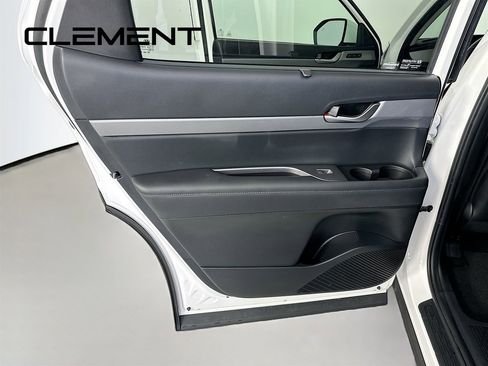 Used 2022 Hyundai Palisade SEL w/ 8P Bench Seat Package FWD image 31