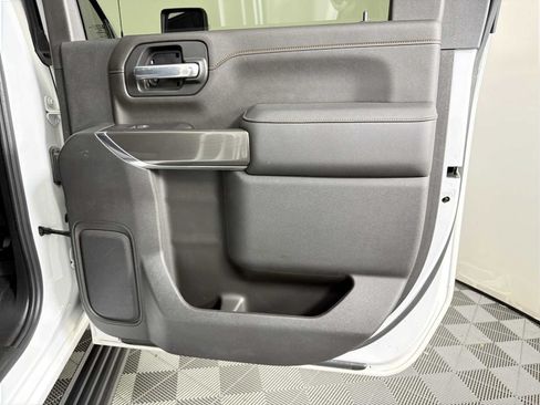 Used 2022 GMC Sierra 2500 AT4 w/ AT4 Preferred Package AWD/4WD image 16