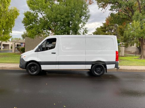 Used 2025 Mercedes-Benz Sprinter 2500 image 15